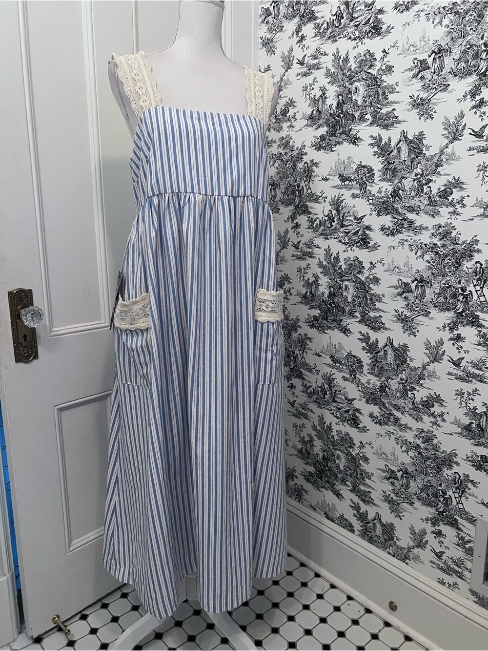 Pomander Place NWT women’s Blue and White Striped womens Sundress with Lace Med